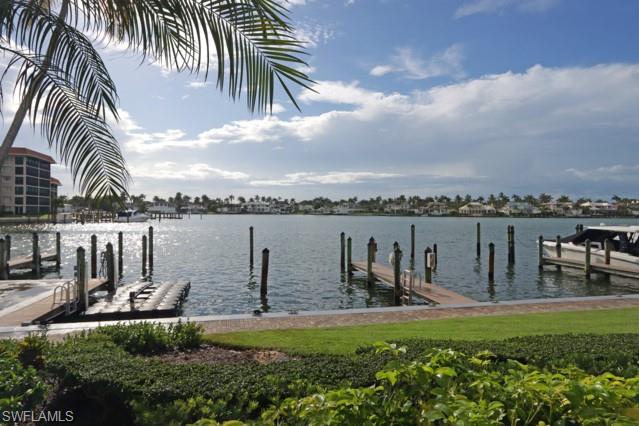 2850 Gulf Shore Blvd N 102 Property Photo 2