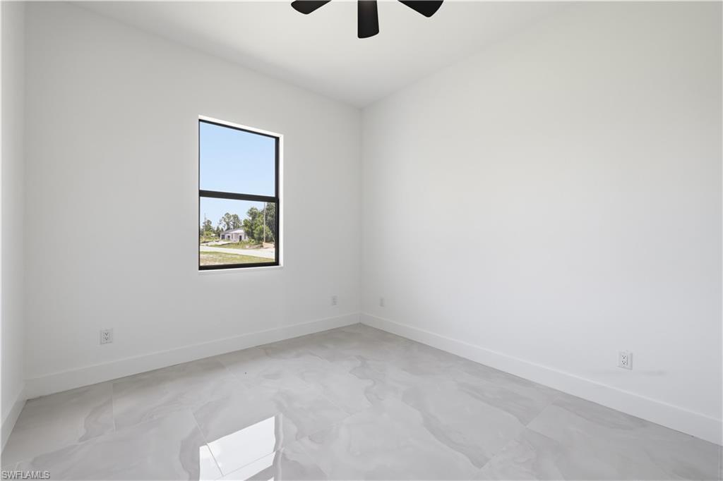 765 Chambers St E Property Photo 35
