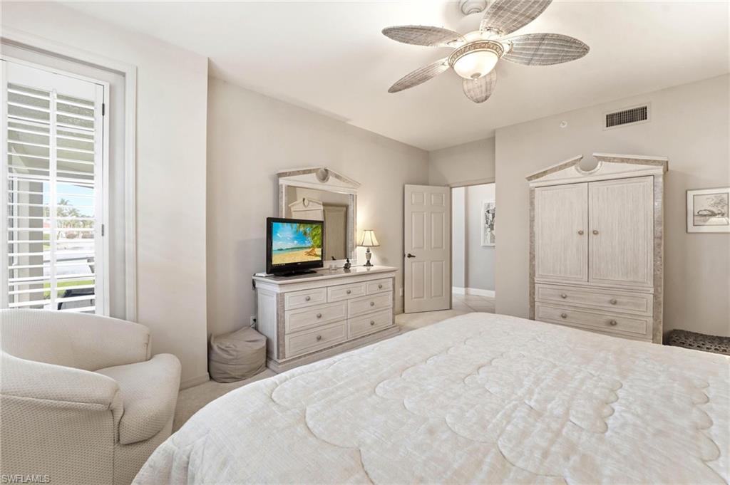 300 L Ambiance Cir 102 Property Photo 24