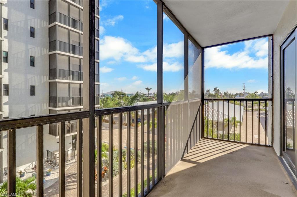 6612 Estero Blvd 301 Property Photo 15