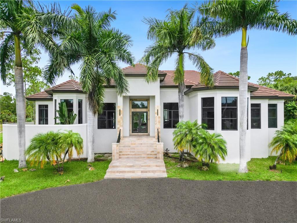 1361 Golden Gate Blvd W Property Photo 2