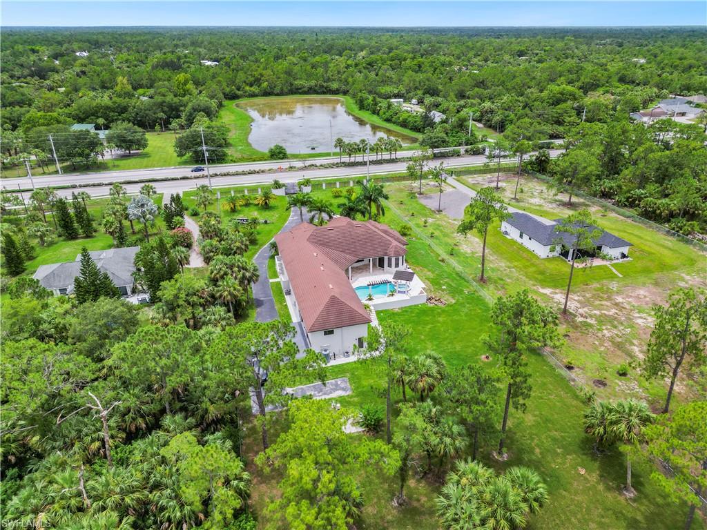 1361 Golden Gate Blvd W Property Photo 6