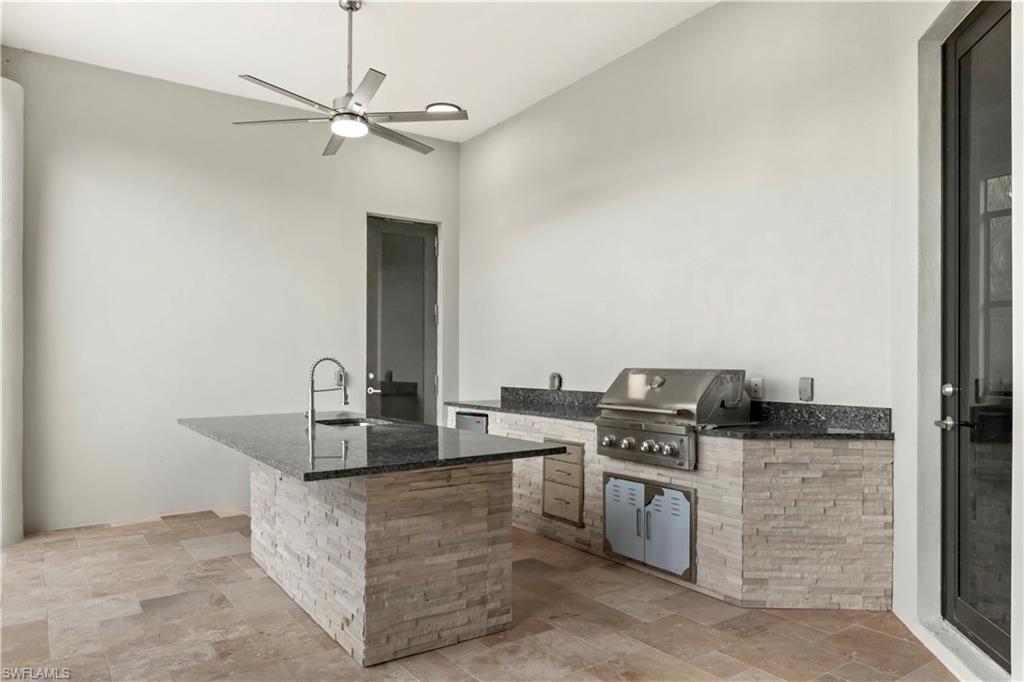 1361 Golden Gate Blvd W Property Photo 12