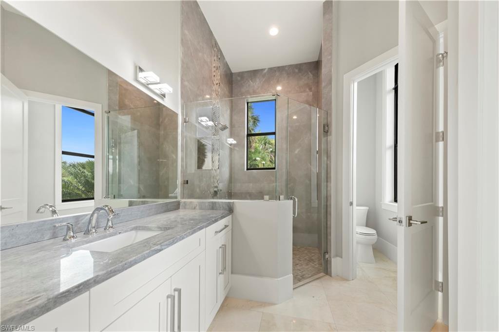 1361 Golden Gate Blvd W Property Photo 25