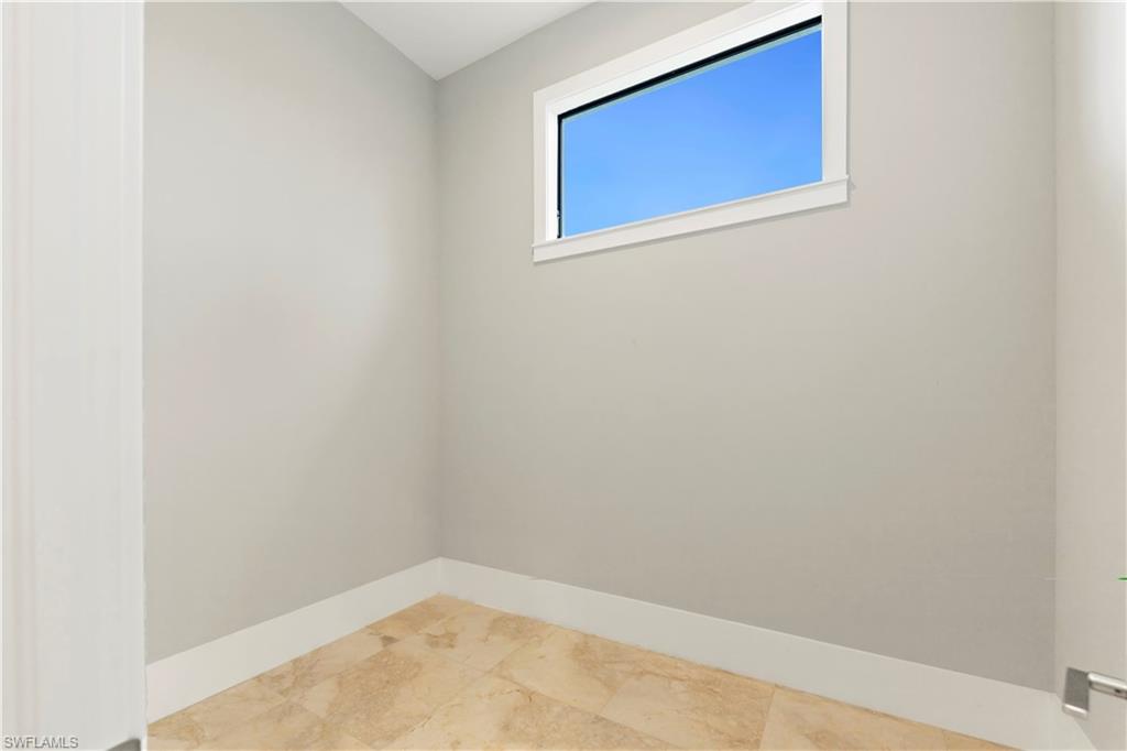 1361 Golden Gate Blvd W Property Photo 33