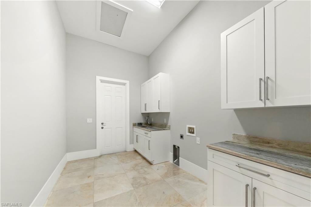 1361 Golden Gate Blvd W Property Photo 35