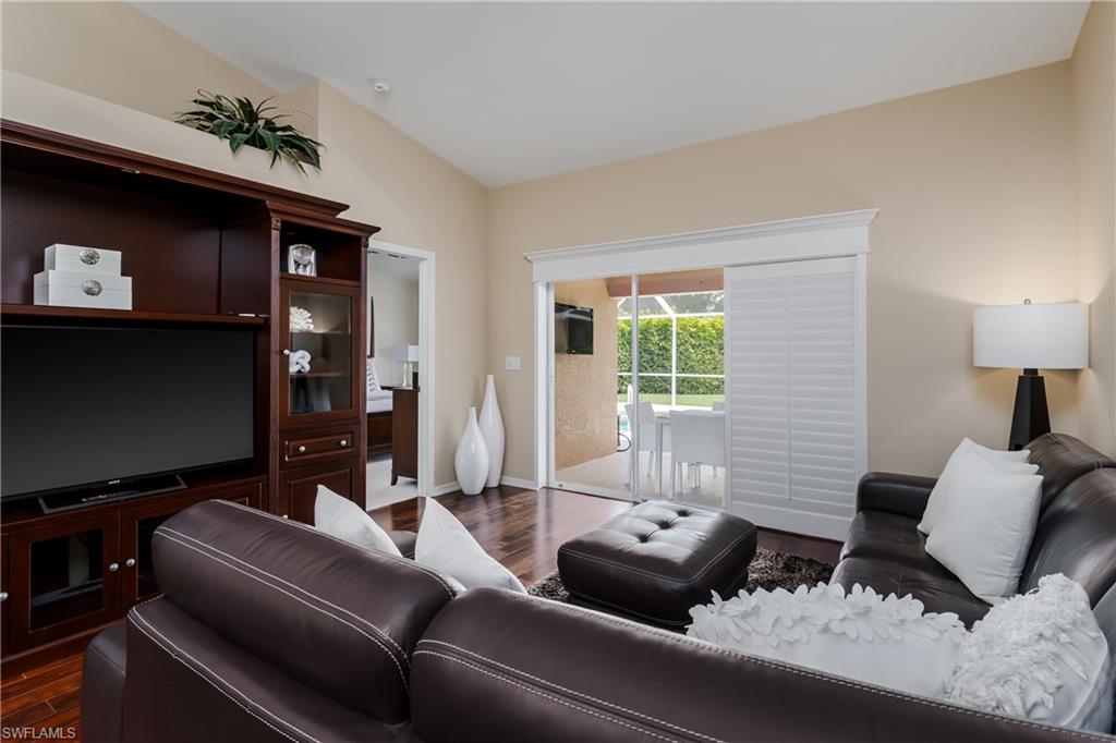 6658 Castlelawn Pl 9 Property Photo 14