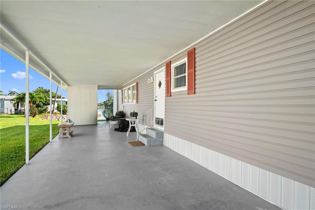 455 Cape Florida Way Property Photo 3