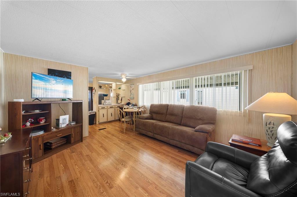 455 Cape Florida Way Property Photo 8