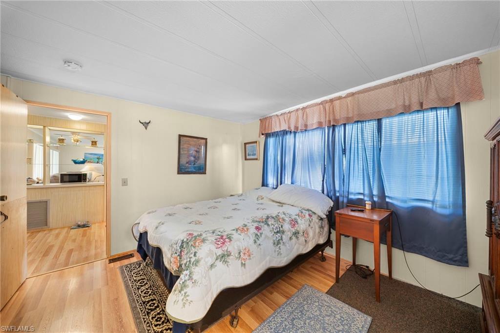 455 Cape Florida Way Property Photo 13