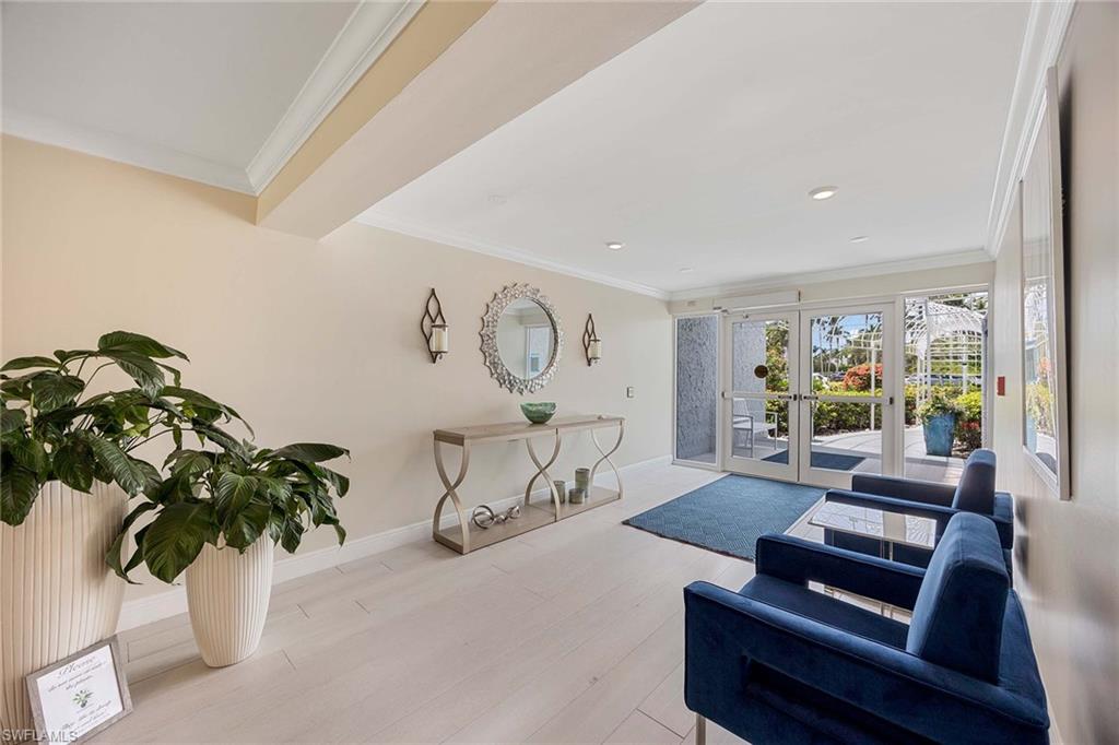 555 Park Shore Dr B408 Property Photo 4