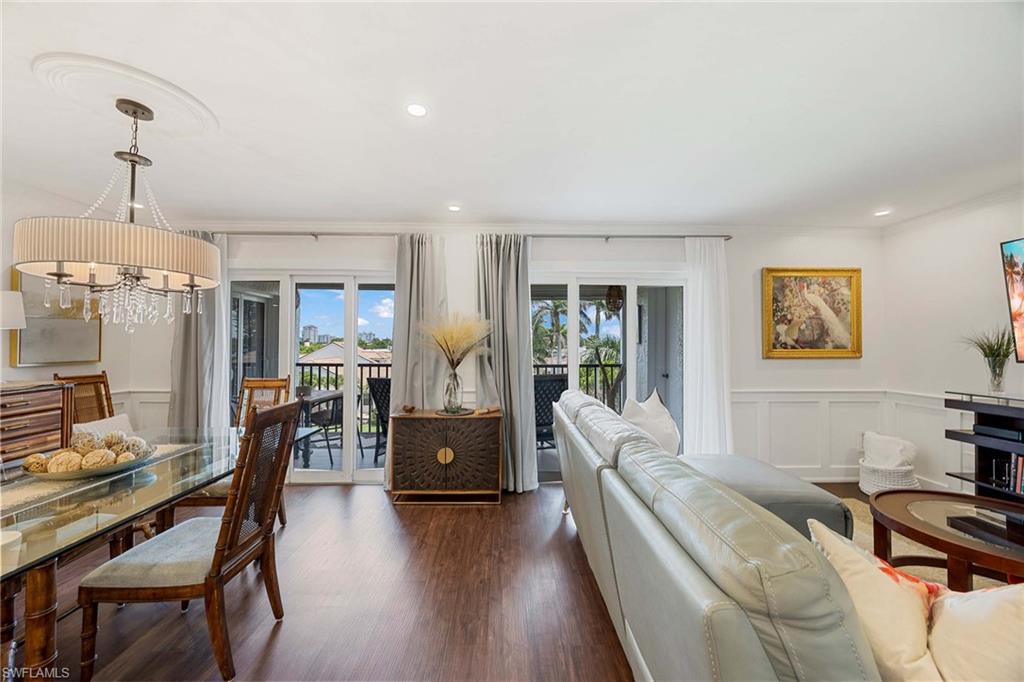 555 Park Shore Dr B408 Property Photo 7