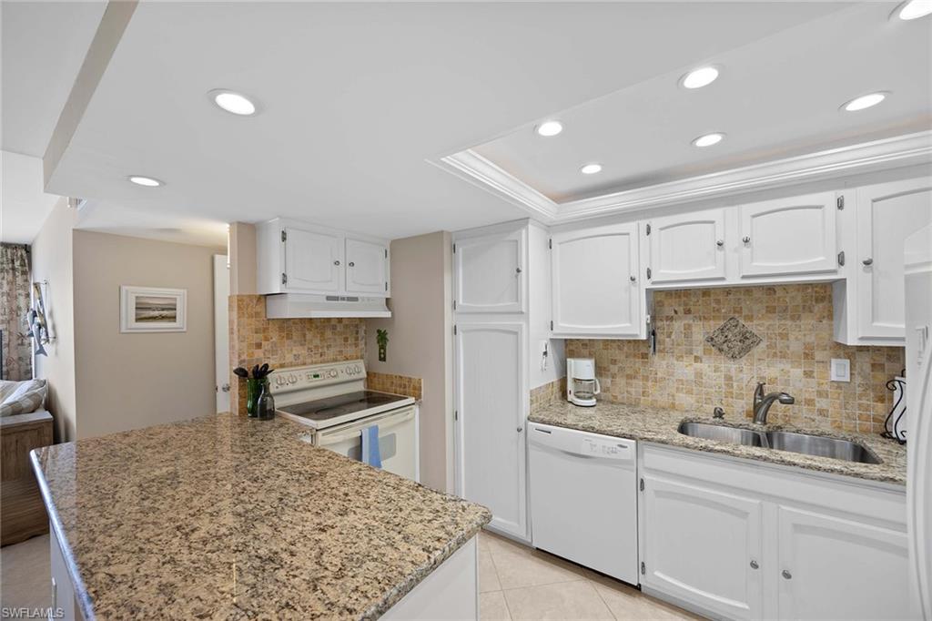 3443 Gulf Shore Blvd N 707 Property Photo 12