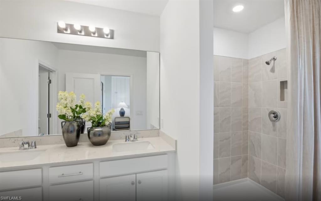 4052 Alexandria Drive Property Photo 11