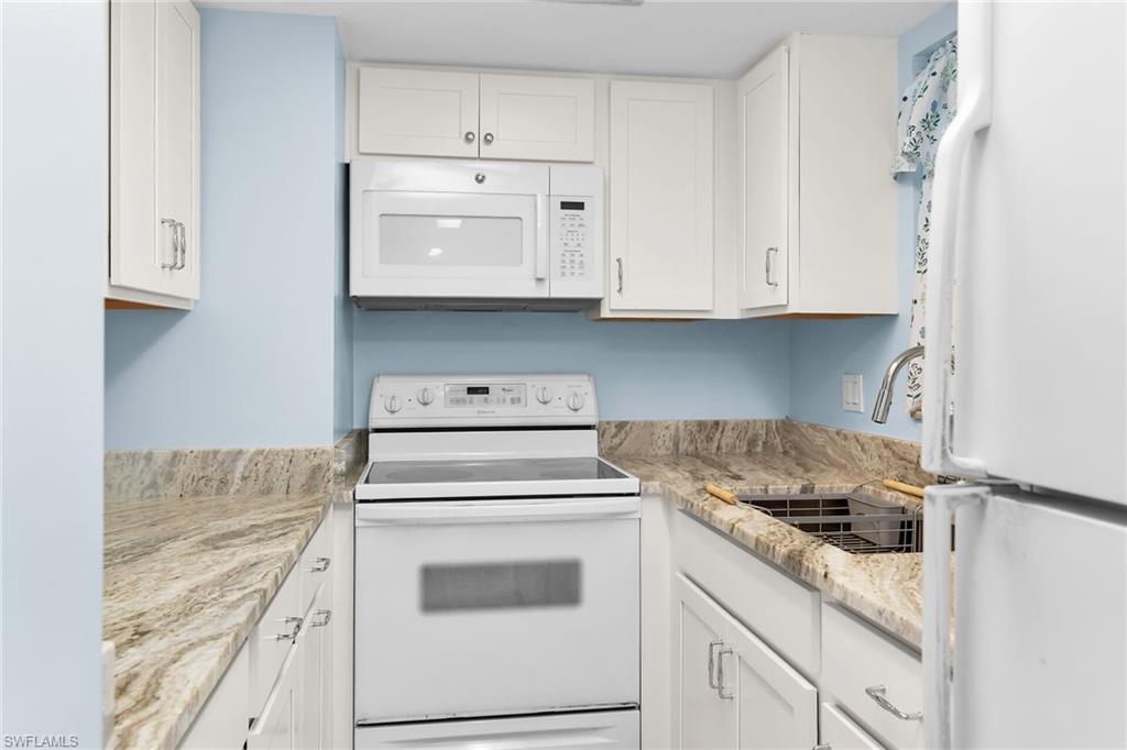 87 Collier Blvd L1 Property Photo 2