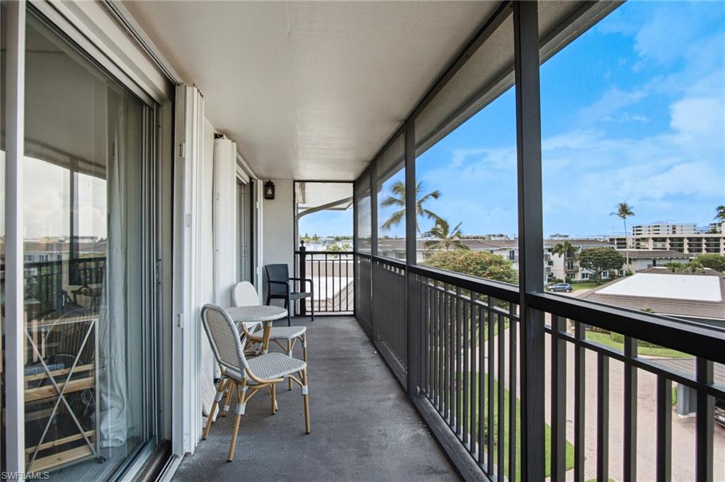 3400 Gulf Shore Blvd N L8 Property Photo 8