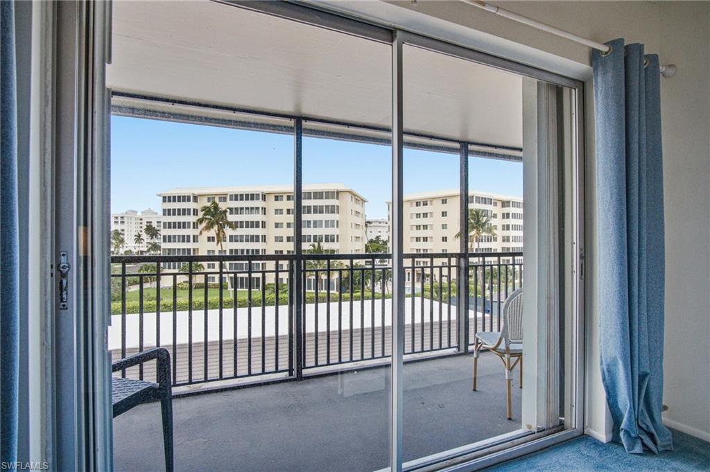 3400 Gulf Shore Blvd N L8 Property Photo 20
