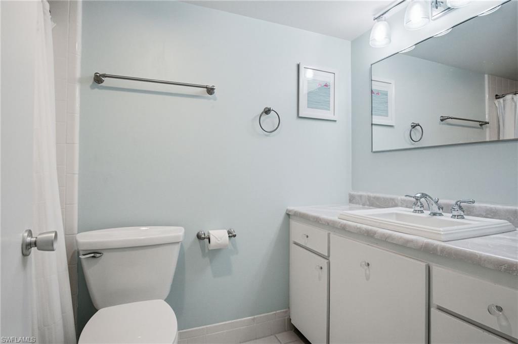 3400 Gulf Shore Blvd N L8 Property Photo 23