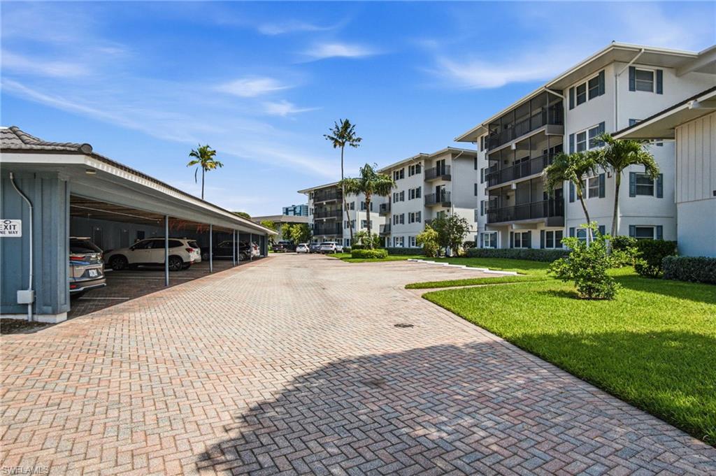 3400 Gulf Shore Blvd N L8 Property Photo 32