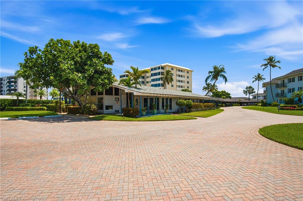 3400 Gulf Shore Blvd N L8 Property Photo 39