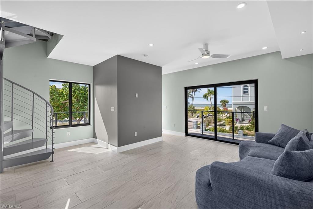 71 Mango St Property Photo 6