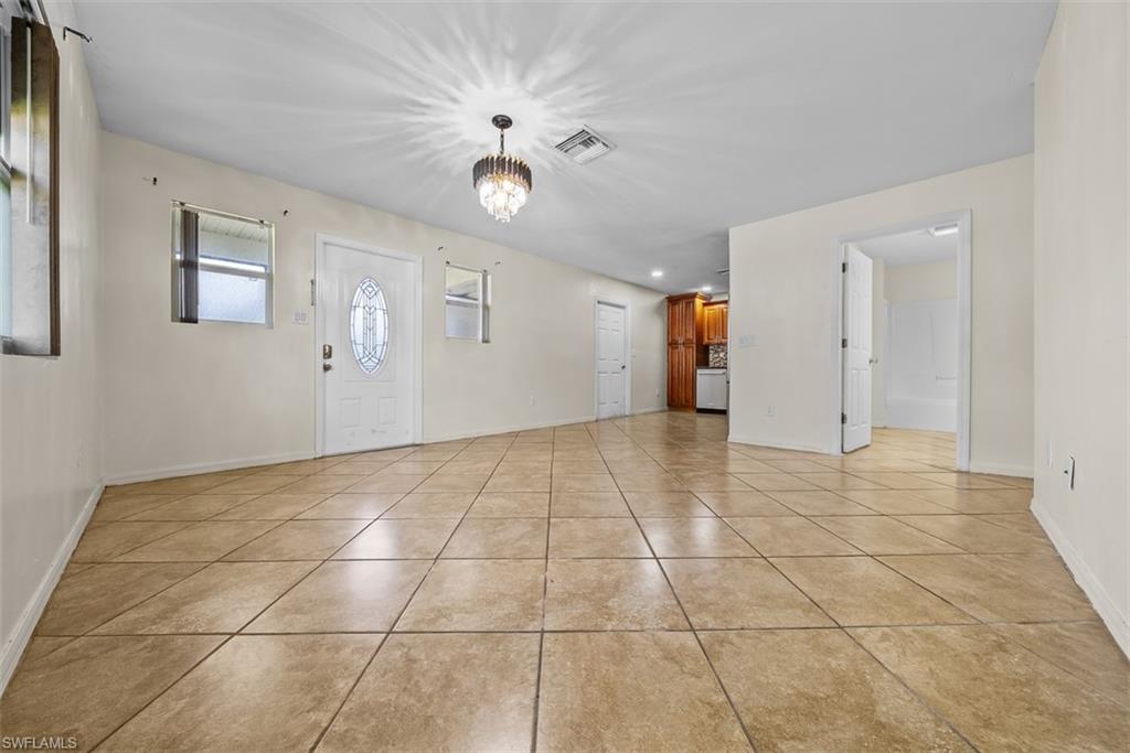 10274 Kingdom Ct Property Photo 3