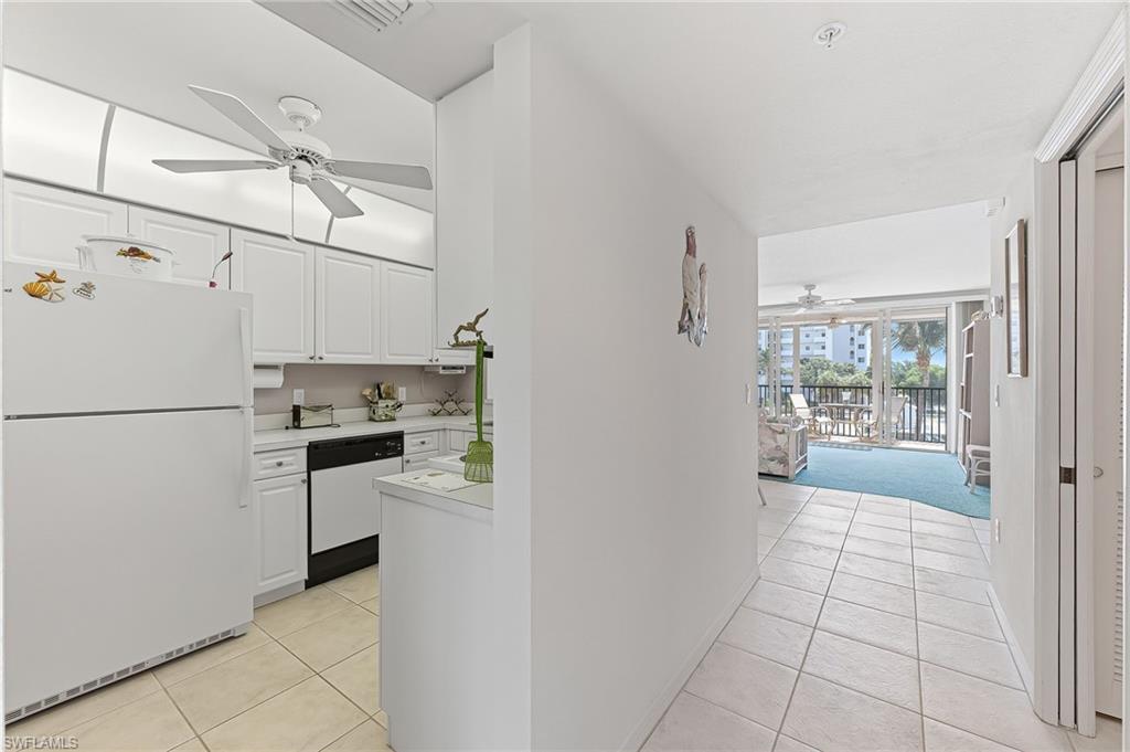 4421 Bay Beach Ln 623 Property Photo 2