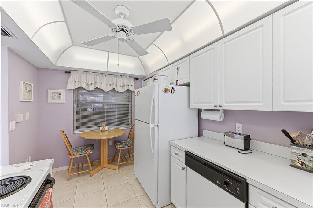 4421 Bay Beach Ln 623 Property Photo 4