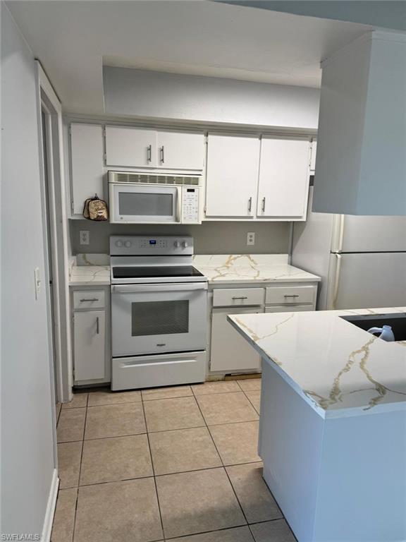 3004 Santa Barbara Blvd A - B Property Photo 2