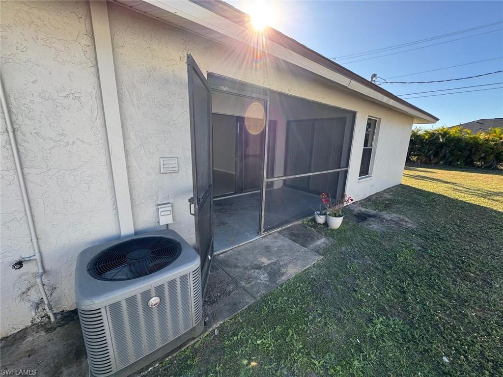 3004 Santa Barbara Blvd A - B Property Photo 4