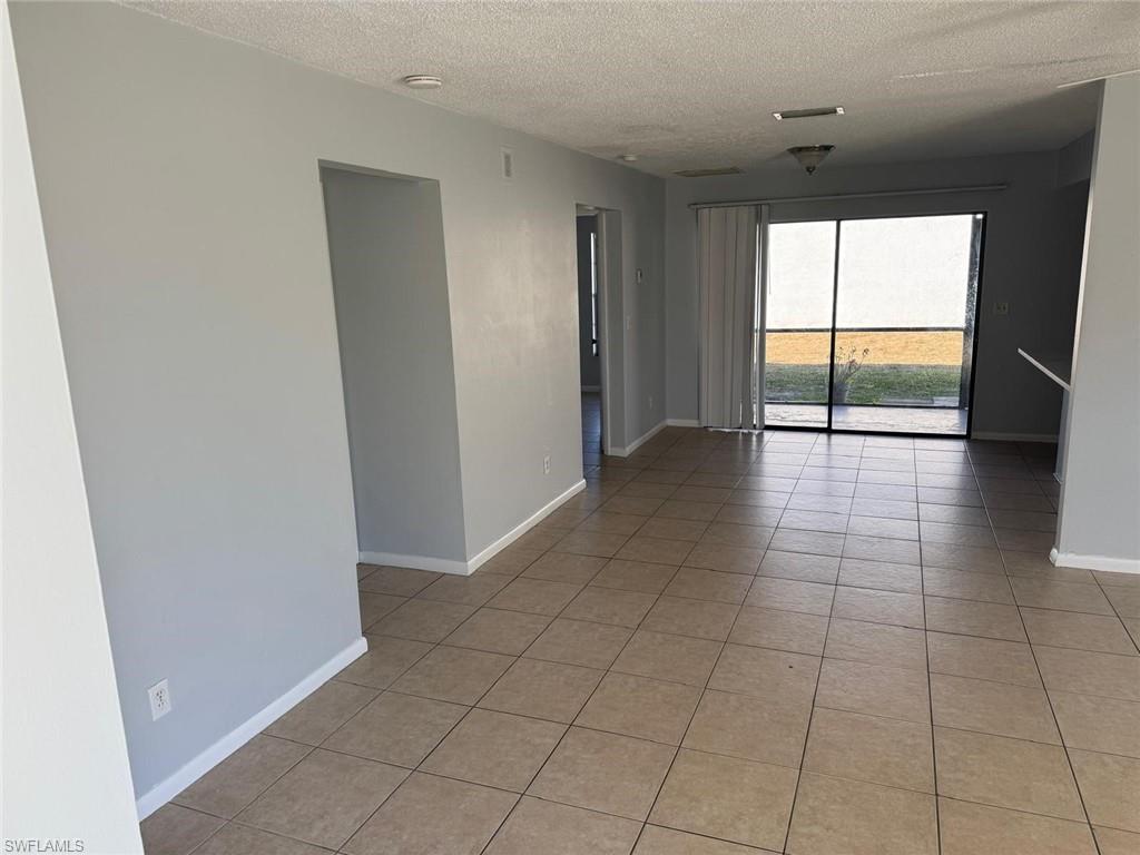 3004 Santa Barbara Blvd A - B Property Photo 7