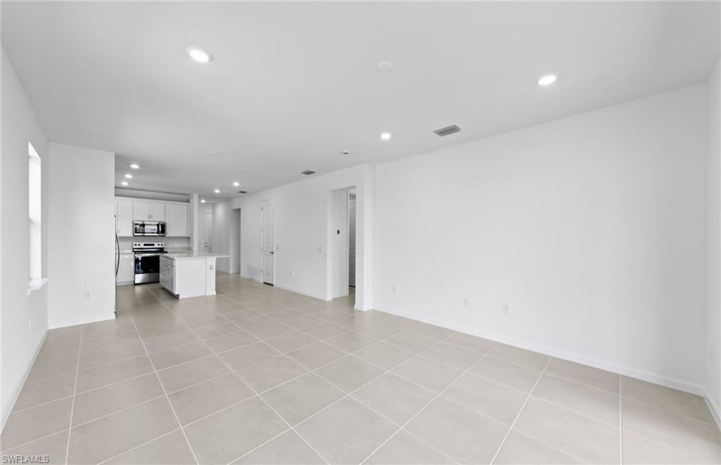 6384 Honor Way Property Photo 13