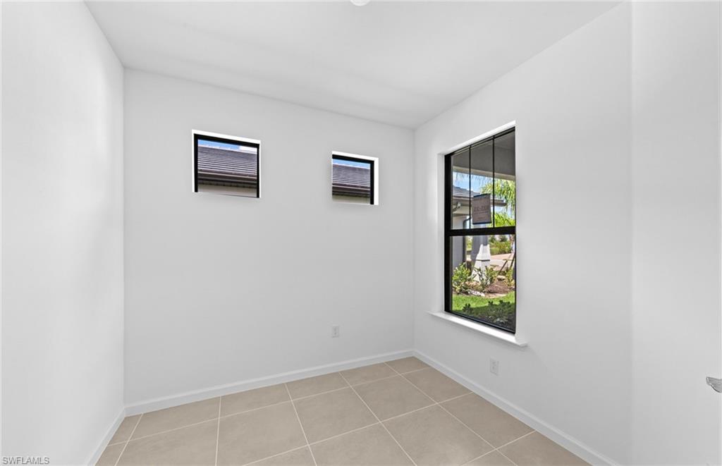 6384 Honor Way Property Photo 14