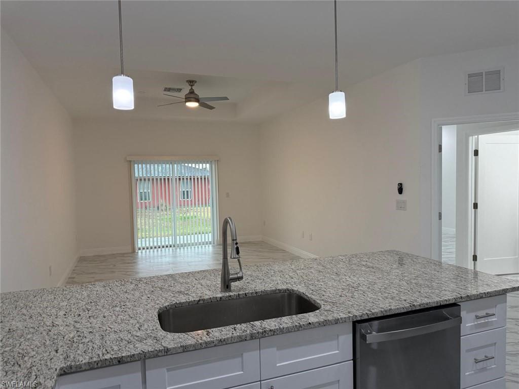 5249-5251 Centennial Blvd Property Photo 4