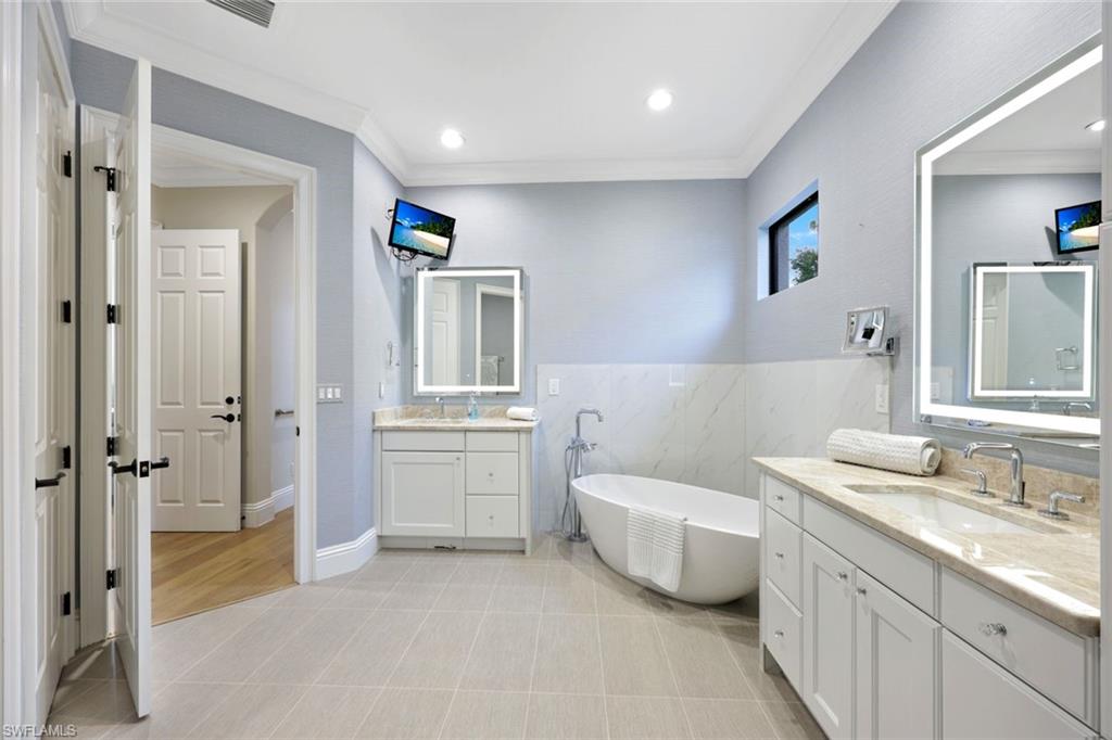 1725 Supreme Ct Property Photo 20