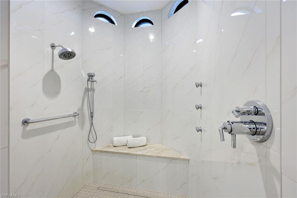 1725 Supreme Ct Property Photo 21