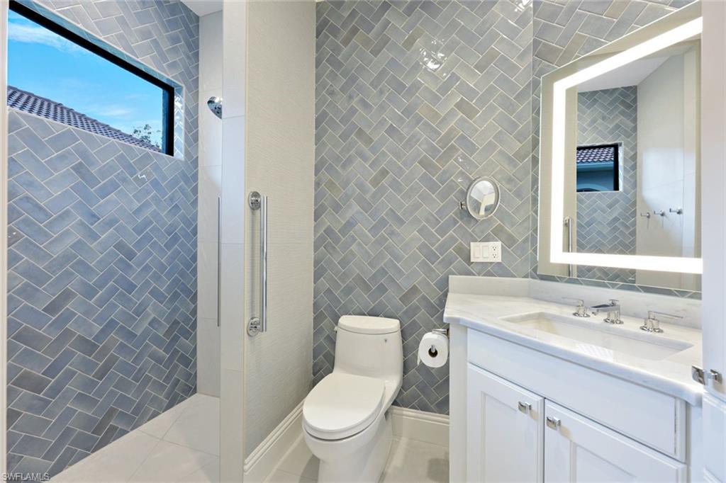 1725 Supreme Ct Property Photo 25