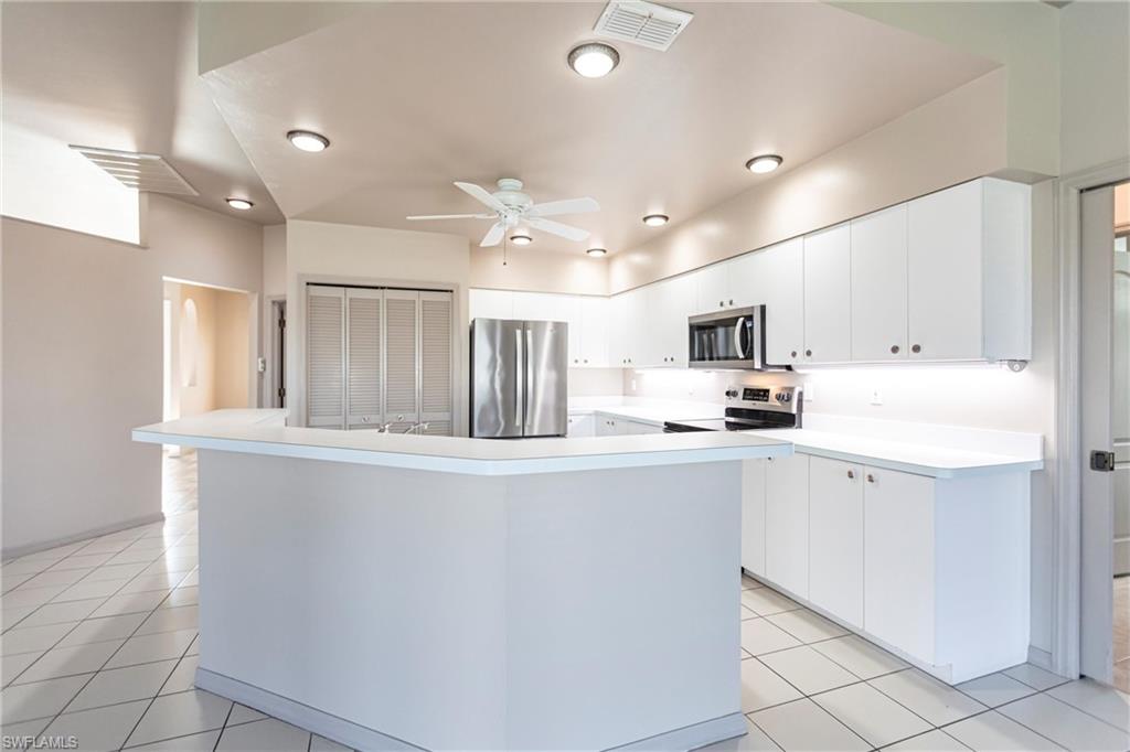 8361 Trentwood Ct Property Photo 15