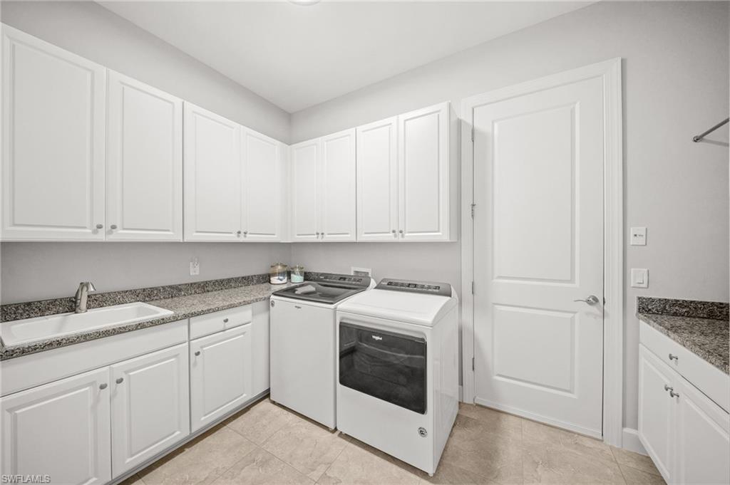 8879 Vaccaro Ct Property Photo 28