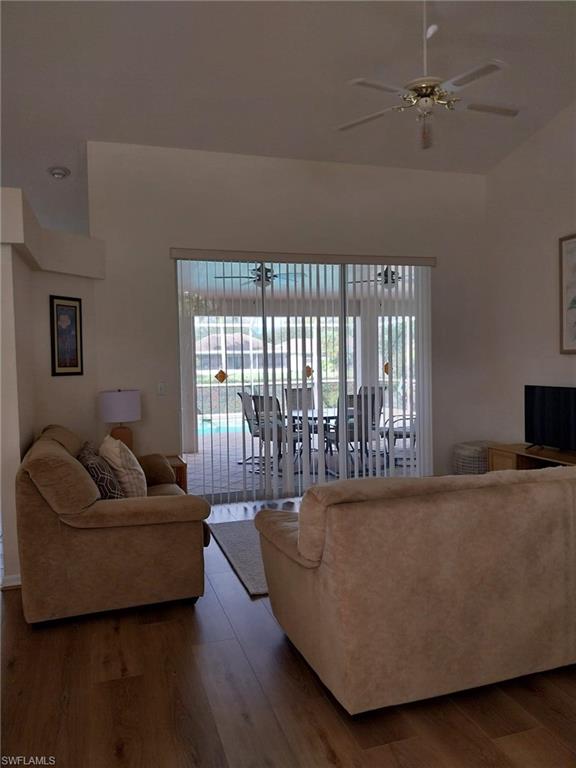 449 Dundee Ct Property Photo 5