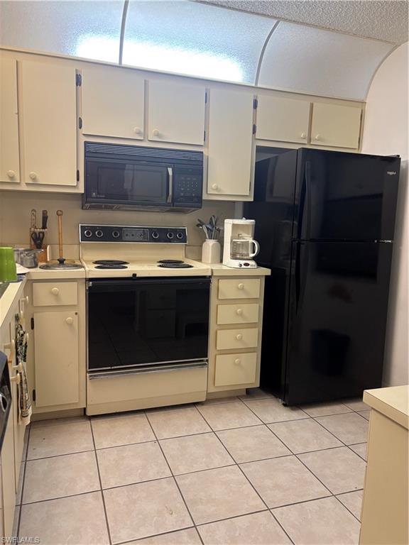 9285 Lake Park Dr 101 Property Photo 6