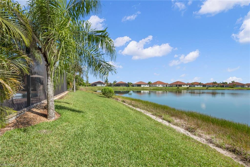 2111 Grove Dr Property Photo 2