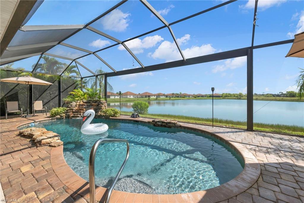 2111 Grove Dr Property Photo 3