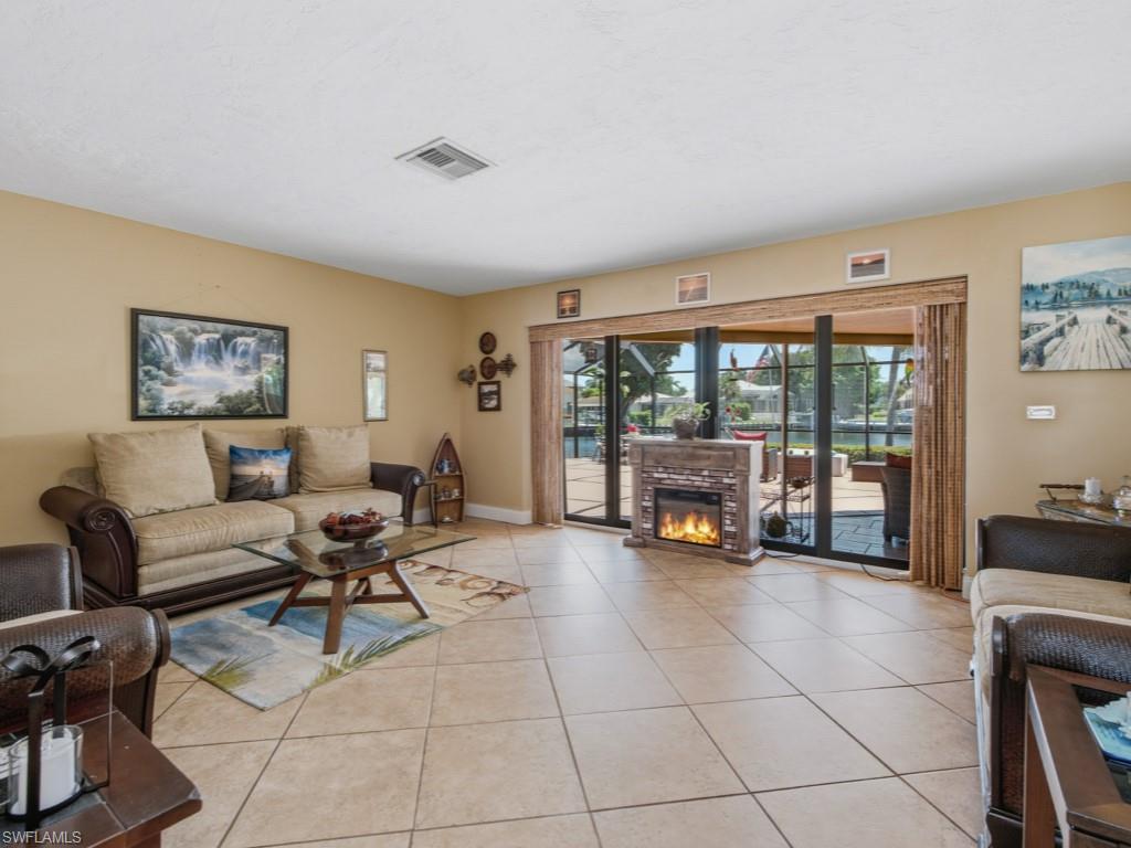 197 Gulfport Ct Property Photo 3