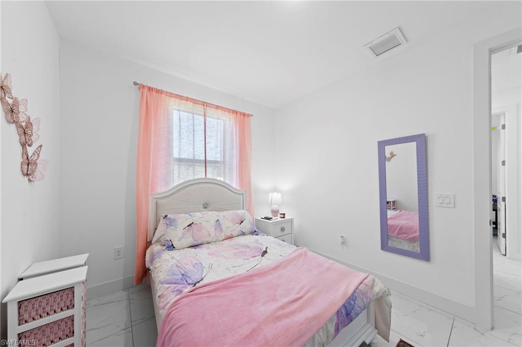 907 Homestead Rd S 2 Property Photo 18
