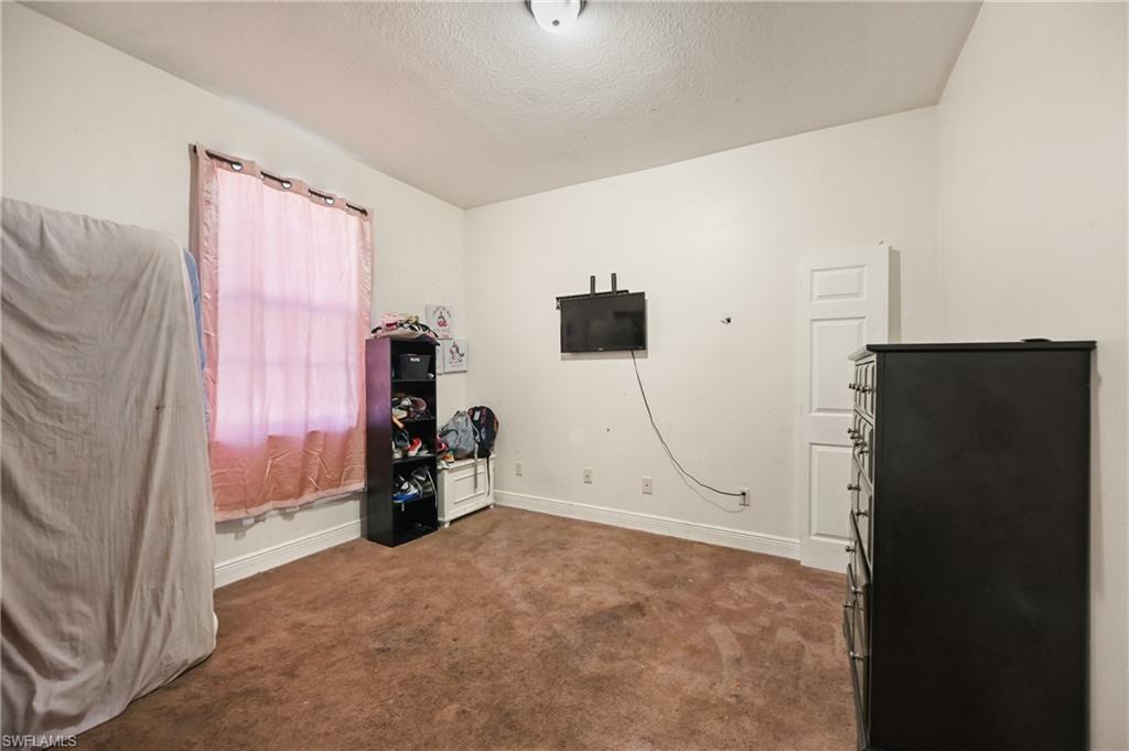 1896 Weldon Ave Property Photo 5