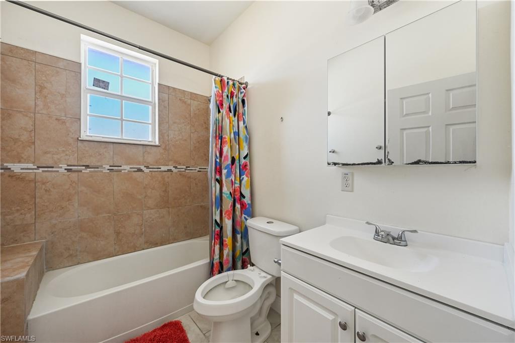 1896 Weldon Ave Property Photo 6