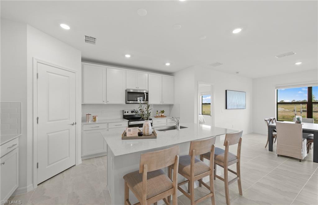 634 Lakeside Oasis Ave Property Photo 15