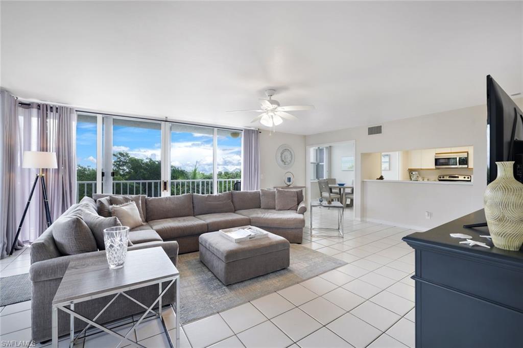 5550 Heron Point Dr 304 Property Photo 2