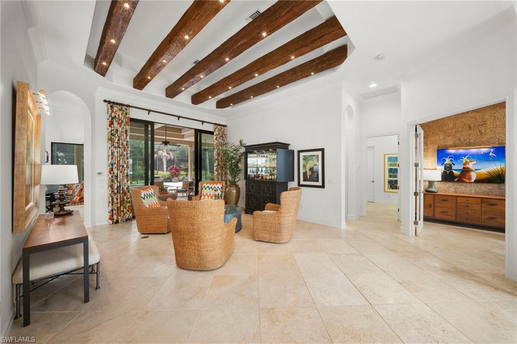 6477 Costa Cir Property Photo 3